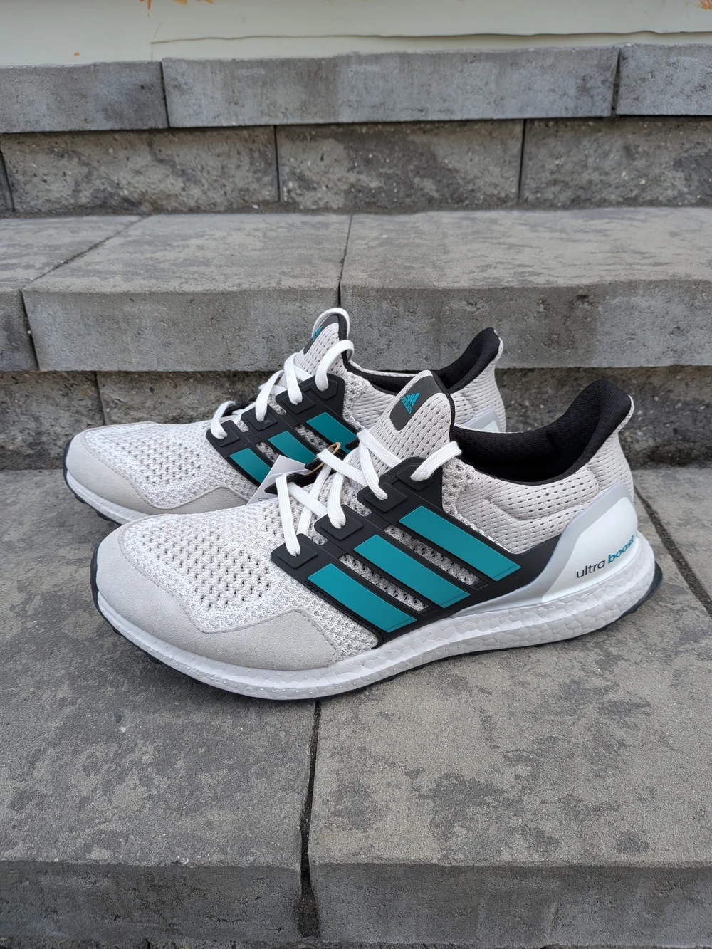 Sz 11.5 adidas UltraBoost 1.0 White Pure Teal JQ0823 Size Men’s Running Shoes